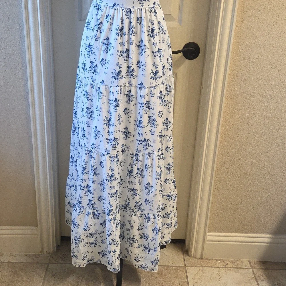 Floral Spaghetti Strap Maxi Dress With Cut Out In Back - Picture 4 of 16